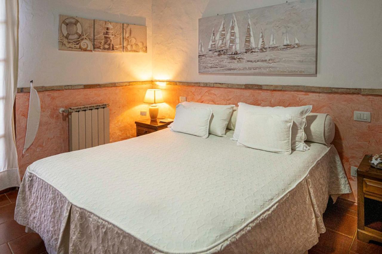 Sa Domu Sarda Suites - Bed & Breakfast Porto Columbu - Perd'E Sali Exterior foto