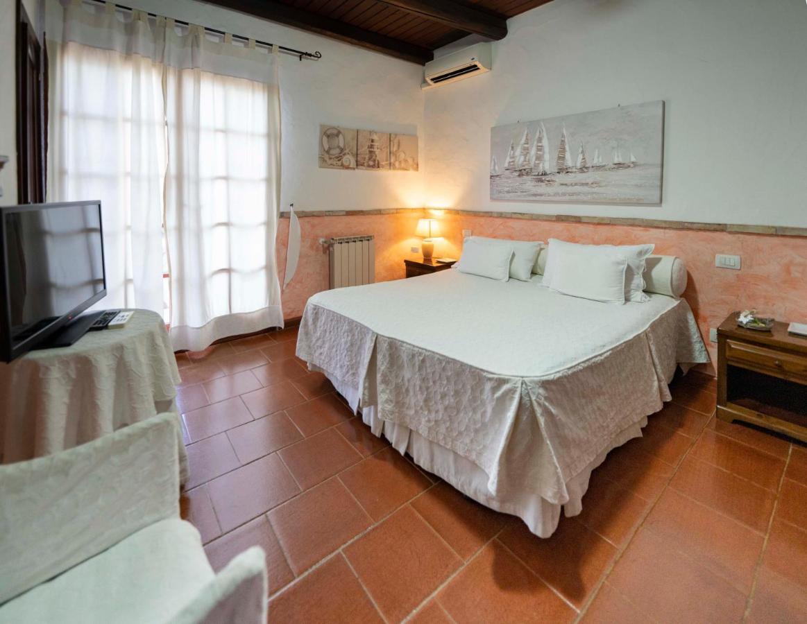 Sa Domu Sarda Suites - Bed & Breakfast Porto Columbu - Perd'E Sali Exterior foto